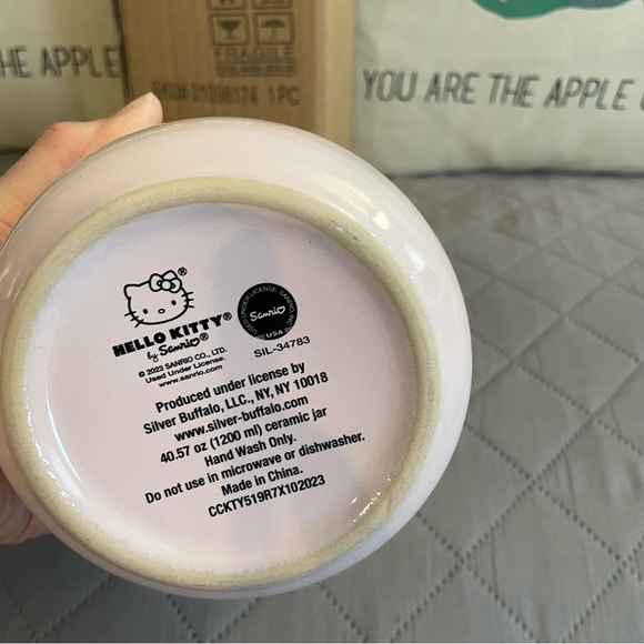 NIB Hello Kitty Pink Ceramic Jar - Picture 11 of 11